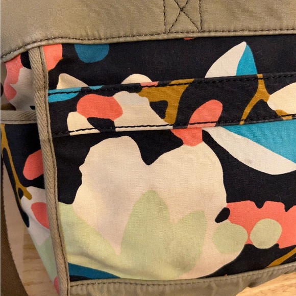 Fossil Multicolor Floral Print Canvas Weekender Bag. - Picture 16 of 16